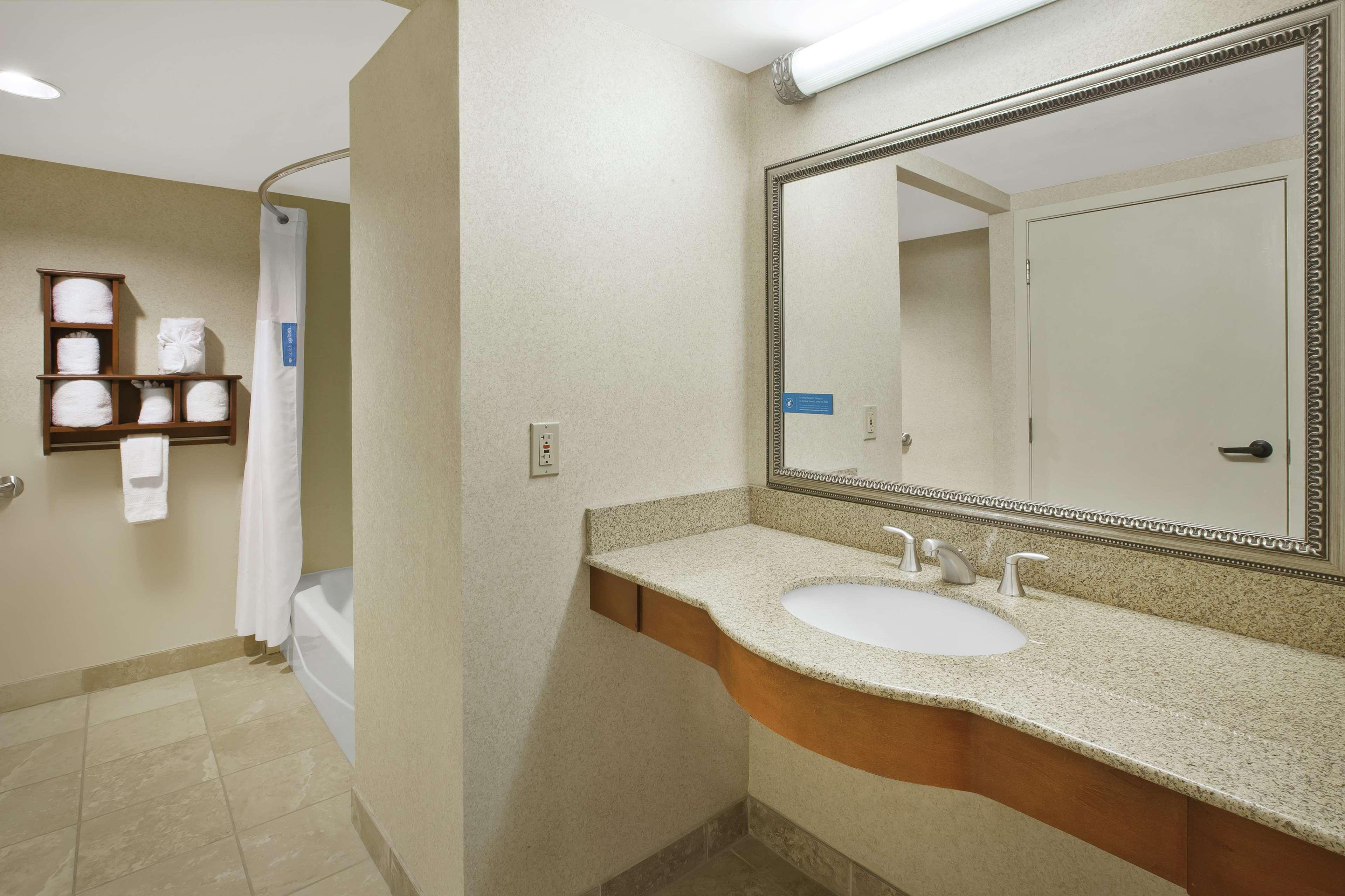 Hampton Inn Richmond-West Innsbrook Broad Meadows Экстерьер фото